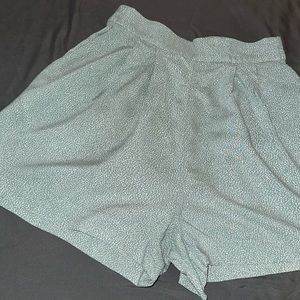 🛍️5 for $20🛍️ H&M Dressy Shorts